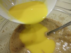 Add beaten egg to banana mixture
