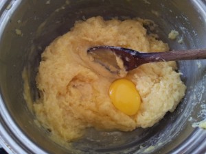 profiteroles - add eggs